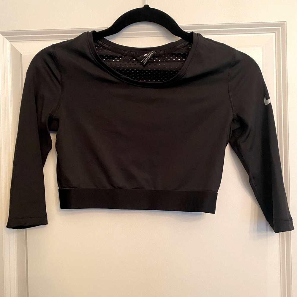 Nike 3/4 sleeve running crop top